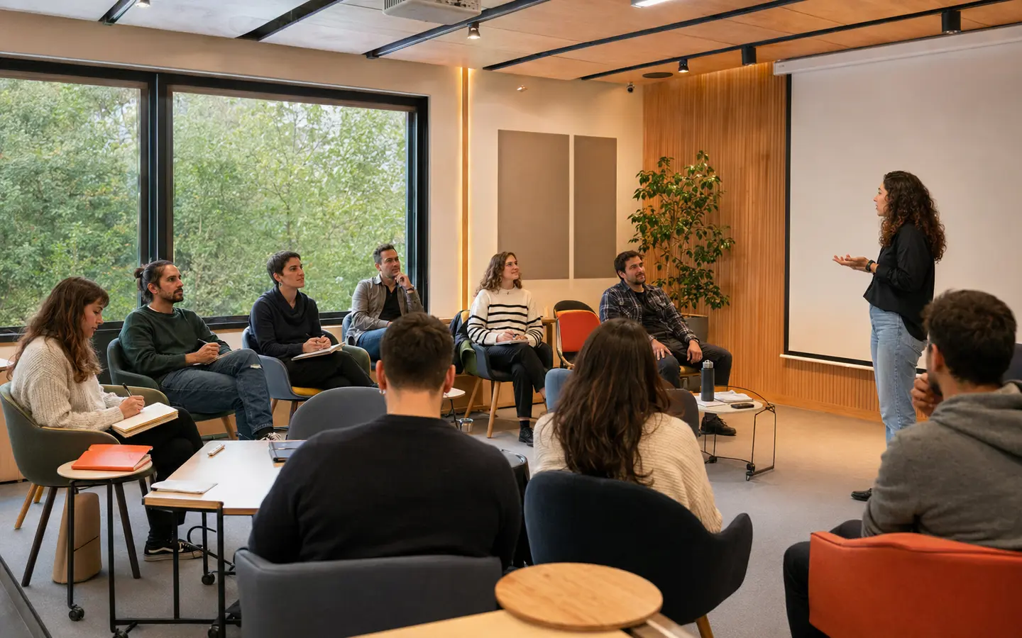 Salón para talleres y eventos de referencia